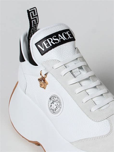 zapatos mujer versace